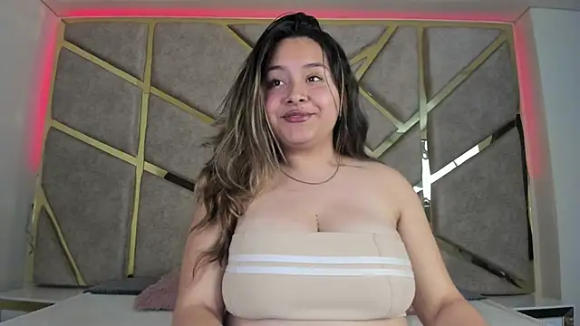 Zafiro_claire's Webcam Show