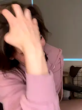 nerdynina's Webcam Show