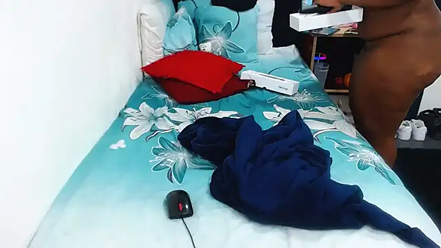 Lolobooty222's Webcam Show