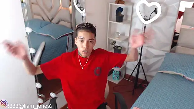 Jonesliam23's Webcam Show