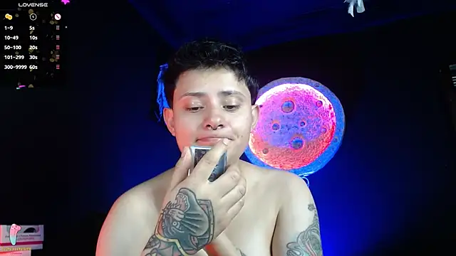 girl_intense444's Webcam Show