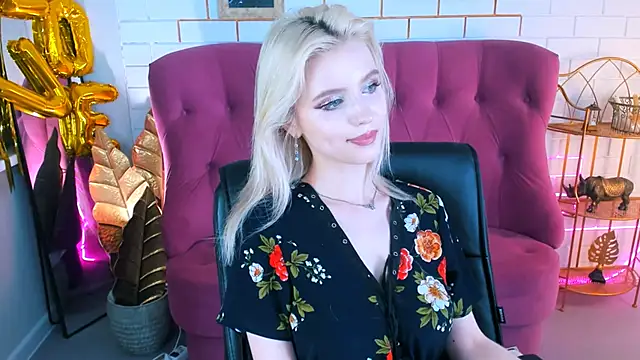 LeonaStane's Webcam Show