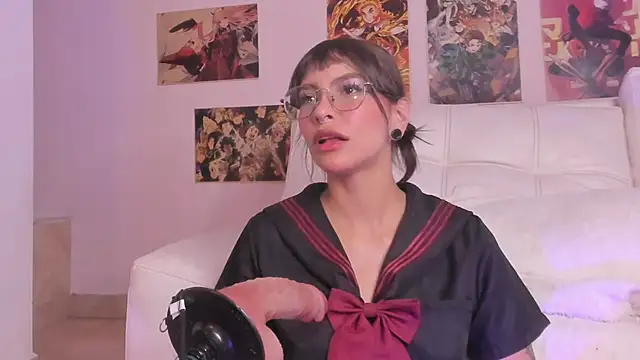 Luna-Chann's Live Sex Cam Show