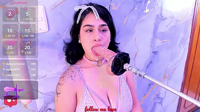 zyle_boobs' Webcam Show