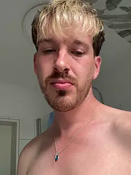 Show de creampieboytim na webcam
