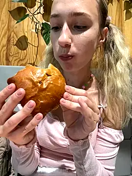 Lia__Love's Webcam Show