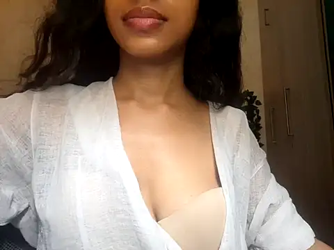 Queen_Ayeshaa's Webcam Show