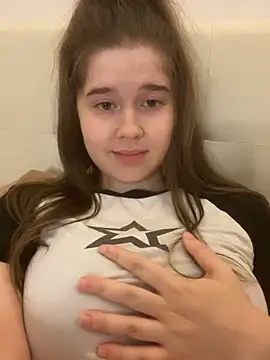 HornyGirlH Webcam-Show