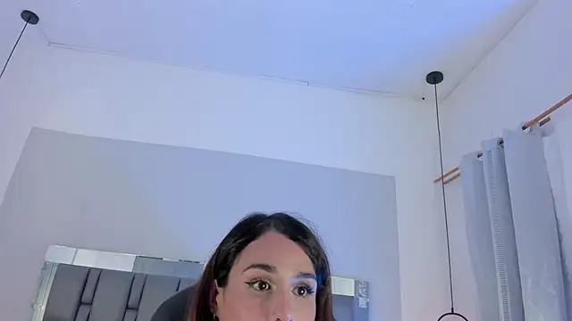 pretty_ariiel's Webcam Show