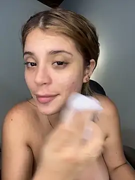 _Alice_1's Live Chat Room