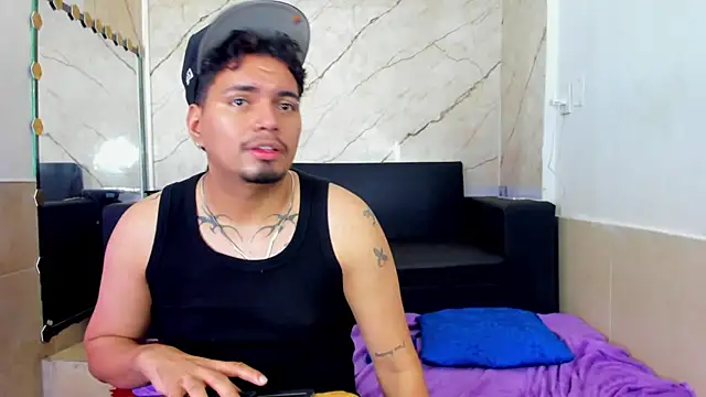 EnriquevillaF's Webcam Show
