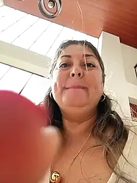 emma_tour's Webcam Show