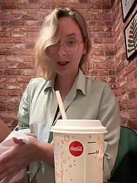 The_Snowwhitee's Webcam Show