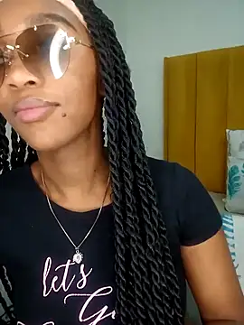 Hannah_107's Webcam Show