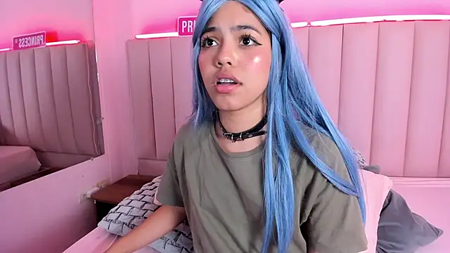 KellyOlsenbe's Webcam Show