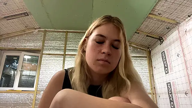 ElisabettVencee Adlı Modelin Web Kamerası Şovu