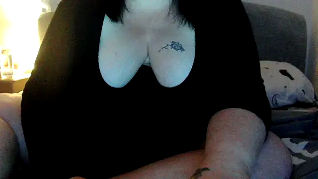 Curvy_Alyssia88X's Webcam Show