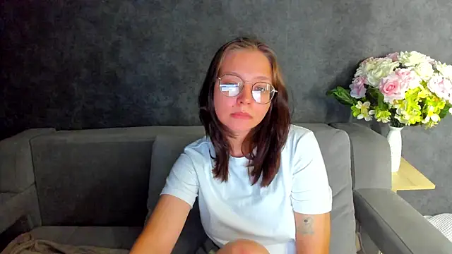 Noora_Moore Adlı Modelin Web Kamerası Şovu