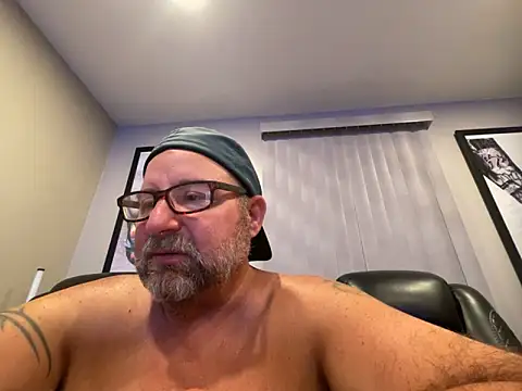 13B_MasterGunner's Live Sex Cam Show