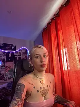 Dooubletroublee's Live Chat Room