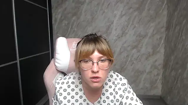 Reginasmilee's Webcam Show