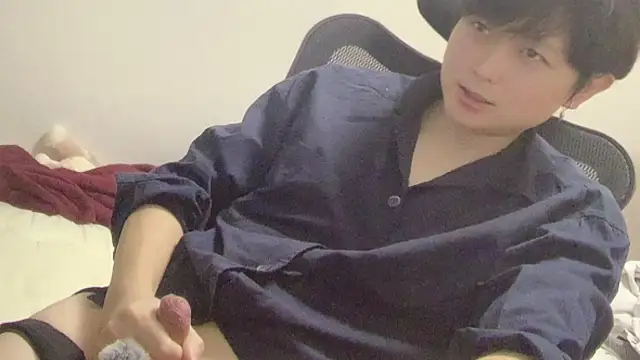 Mia032's Webcam Show