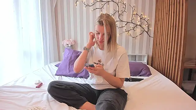 Katrin_Honey's Live Sex Cam Show