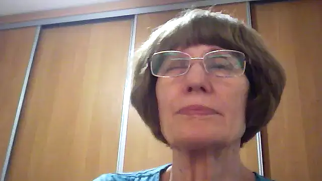Anna72233's Webcam Show
