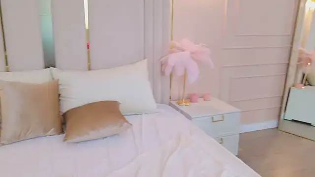 MarybethSnow's Webcam Show