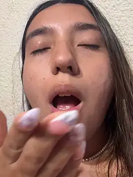 Alix_Rouses' Live Chat Room