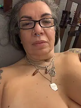 dieseldame1313's Live Sex Cam Show