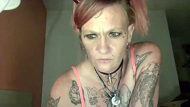 renegade_vyxxen's Live Sex Cam Show