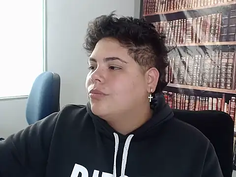 Hailey_Curvy's Webcam Show
