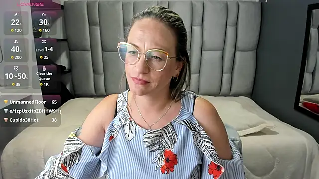 Charlot_milf Webcam-Show