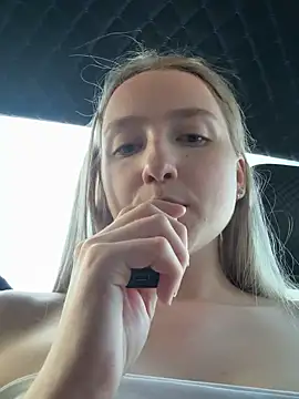 EmilyMood's Live XXX Chat