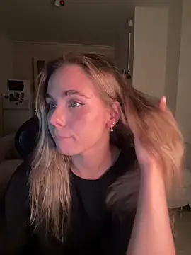SkyBriii's Webcam Show