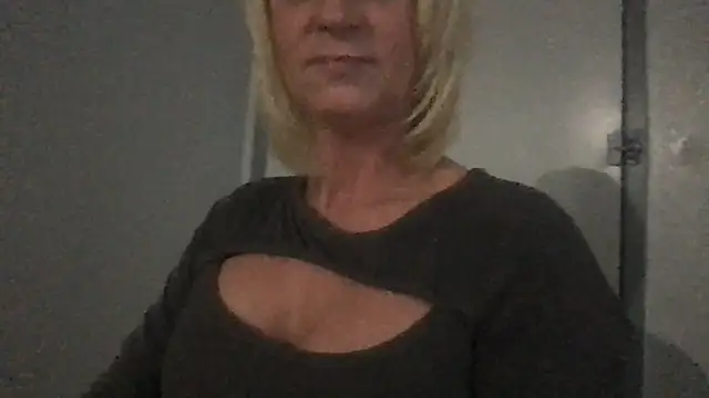 TiffaneyLove's Live Sex Cam Show