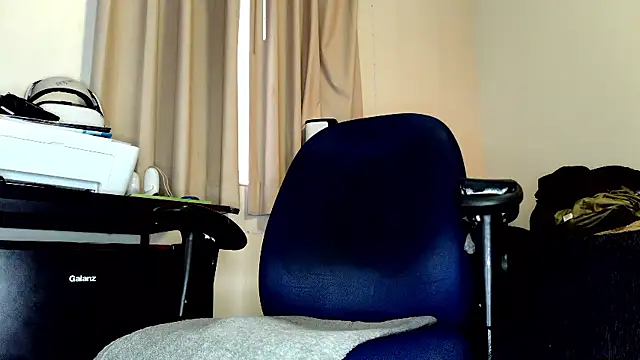 skittlez82's Webcam Show