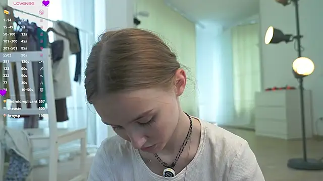 HenriettaCoppinger 现场性爱视讯表演