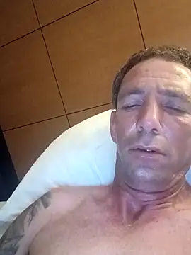 Treemandude's Live Sex Cam Show