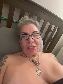 dieseldame1313's Live Sex Cam Show