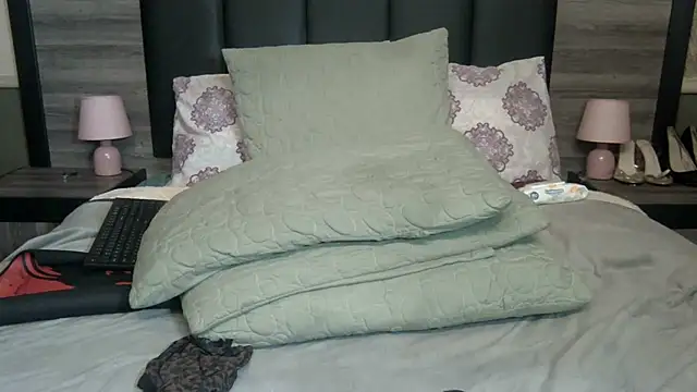 BigButt-MomJ75's Webcam Show