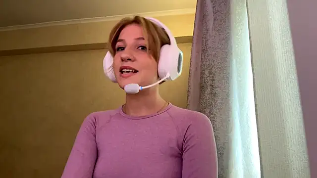 l_i_s_a_blond Webcam-Show