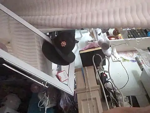 gurlnips' Webcam Show
