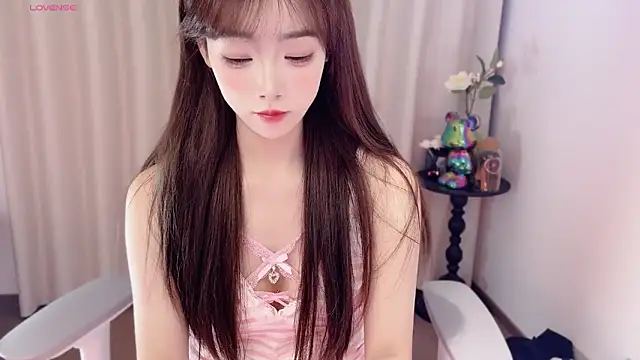 -ov-er-'s Webcam Show