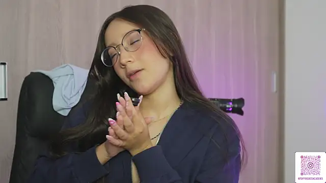 sophi_lii's Webcam Show