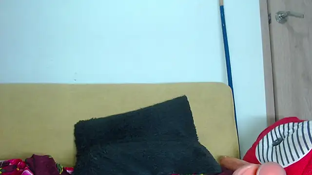 avaleri_cherry's Webcam Show