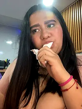 Vaiolet_2222's Webcam Show