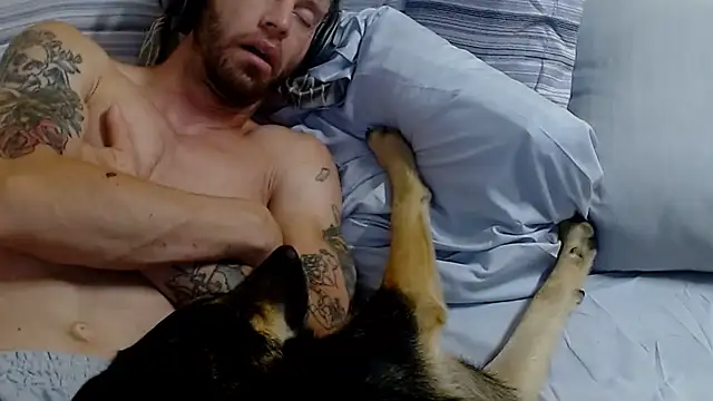 Alphanik4's Webcam Show
