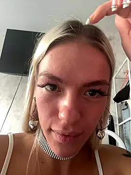 -Sexy_Barbie-'s Live Chat Room